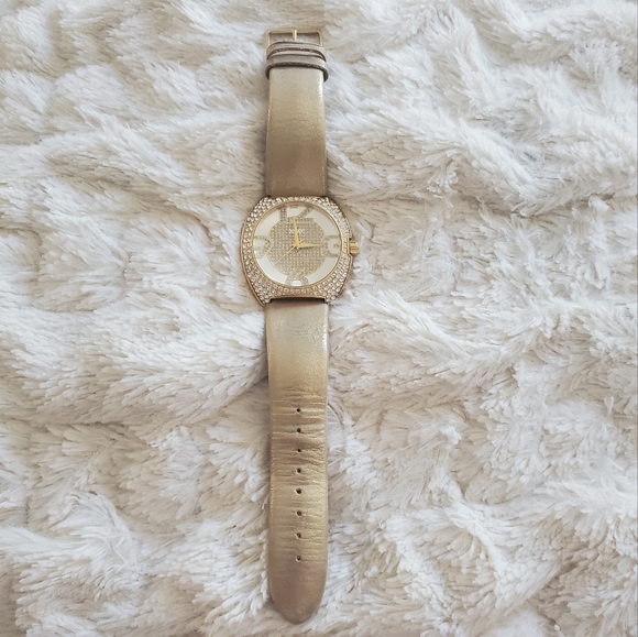 GUESS Gold Swarovski Crystal Watch - Picture 4 of 12